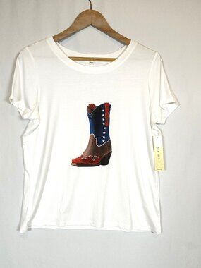 Cyrus T-Shirt Women's Medium Rhinestone‎ & Studded Stars Cowboy Boot Tee – NWT
